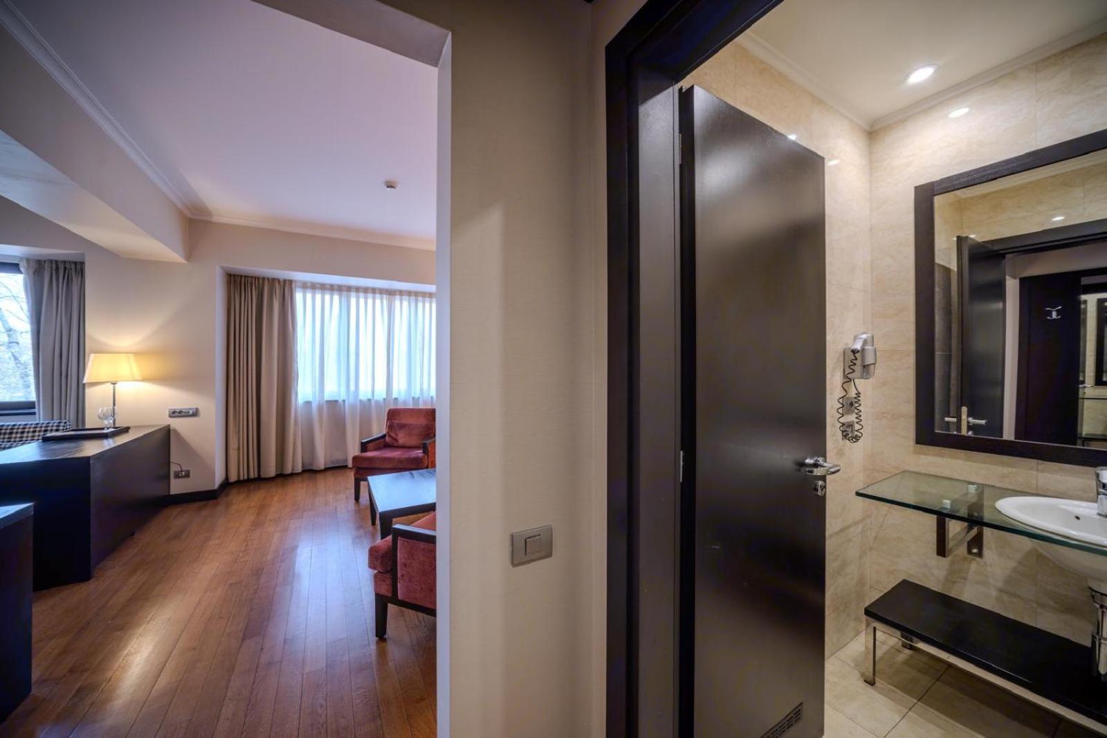 Hotel Rivo Timisoara Ngoại thất bức ảnh