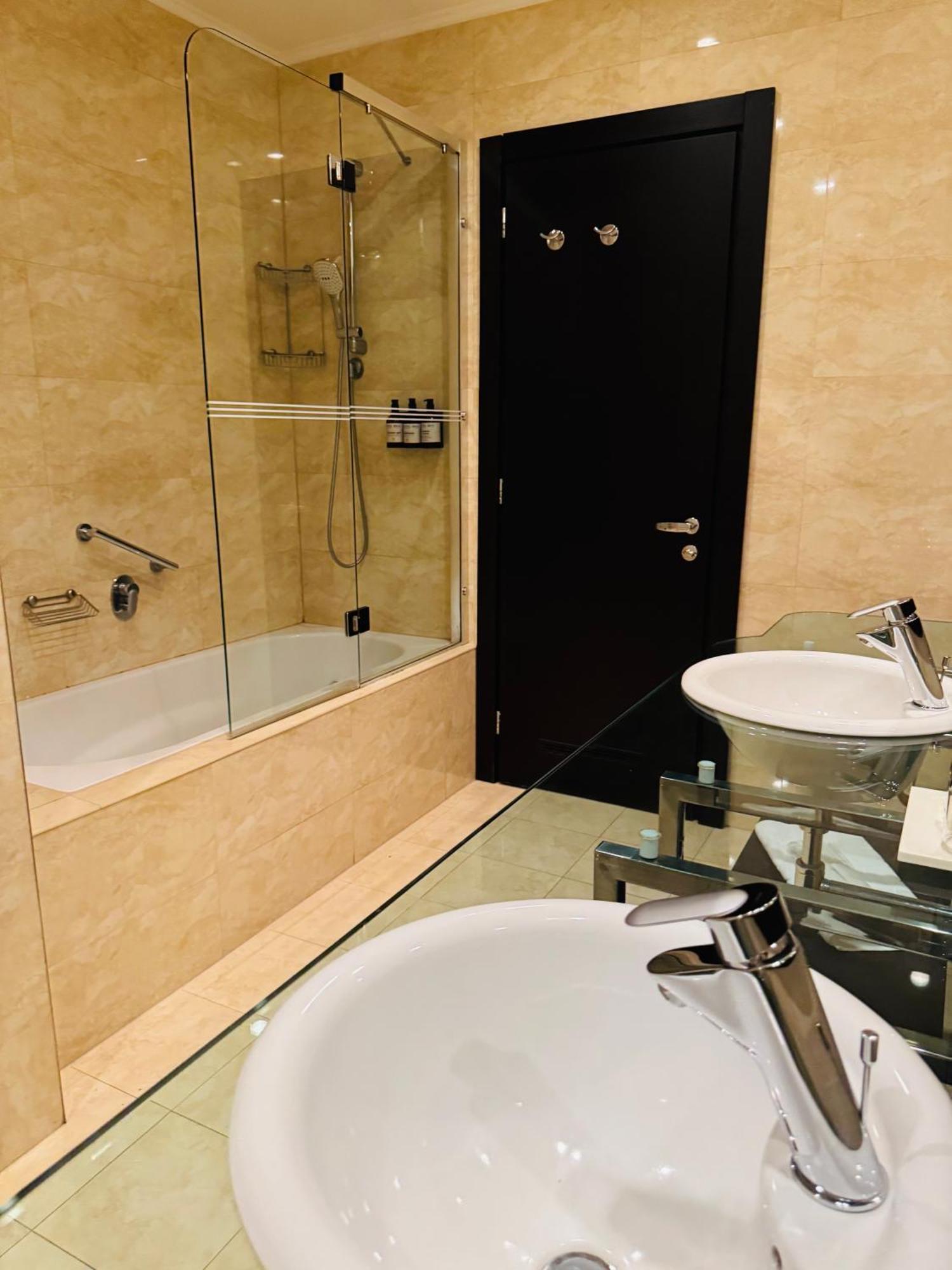 Hotel Rivo Timisoara Ngoại thất bức ảnh