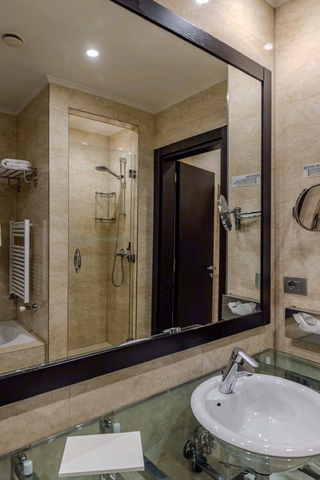 Hotel Rivo Timisoara Ngoại thất bức ảnh