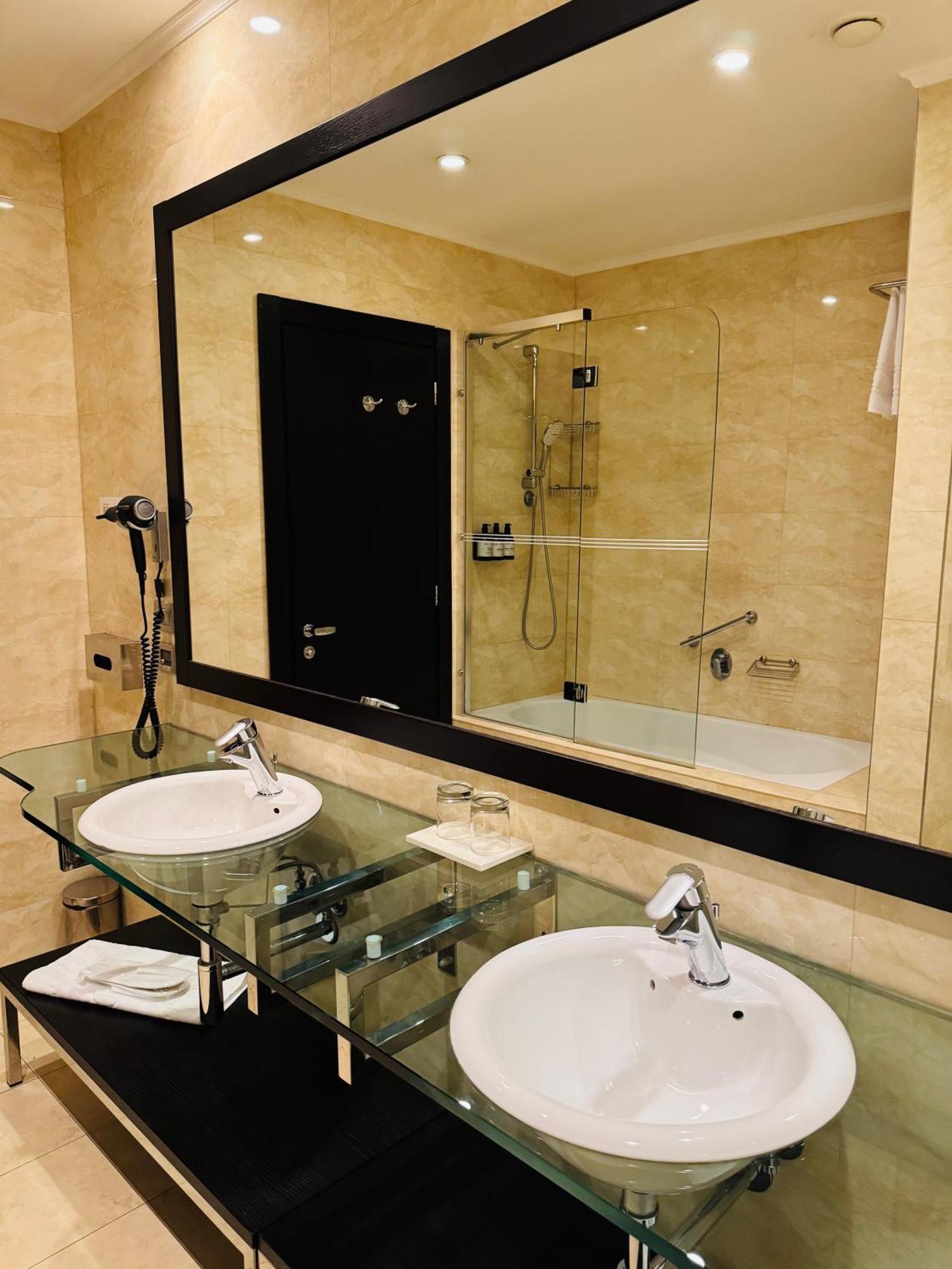 Hotel Rivo Timisoara Ngoại thất bức ảnh